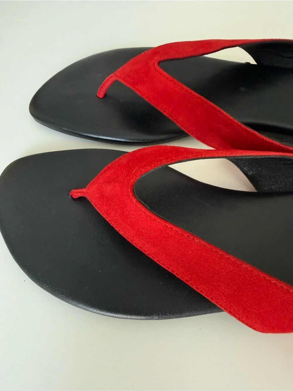 Zara Women’s Flat Leather Thong Sandal, size 9 - Picture 2 of 5